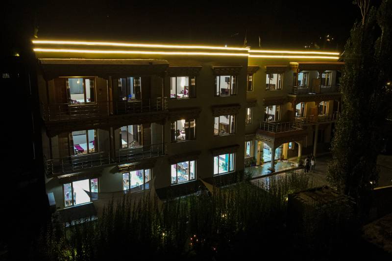 best luxury hotel in ladakh