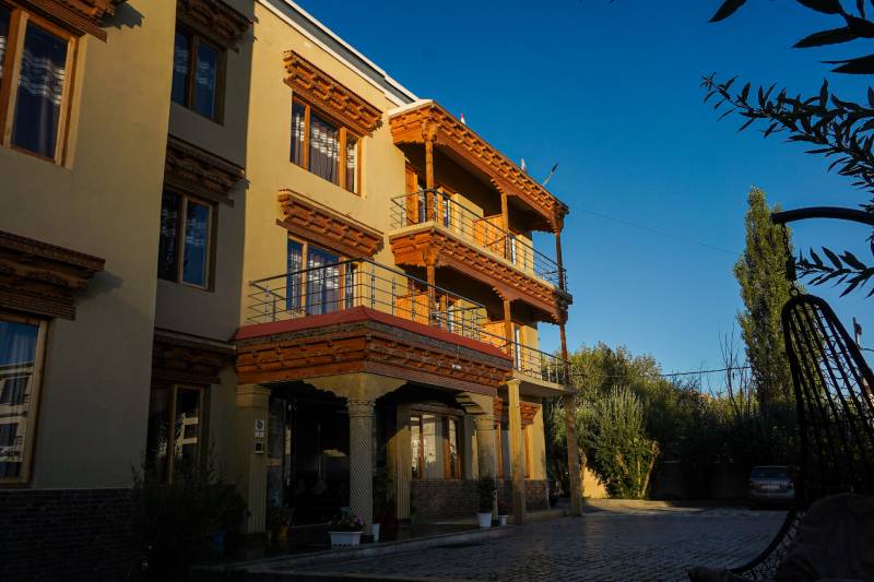 best budget hotel in leh ladakh
